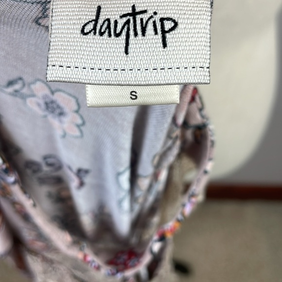 Daytrip Buckle Womens Stretch Mini/Micro Dress SZ S Unique Floral Open Front - Picture 10 of 11
